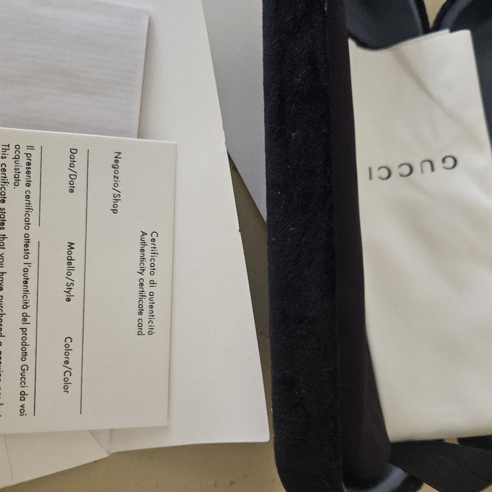 Gucci Sunglasses Case - Picture 5 of 5